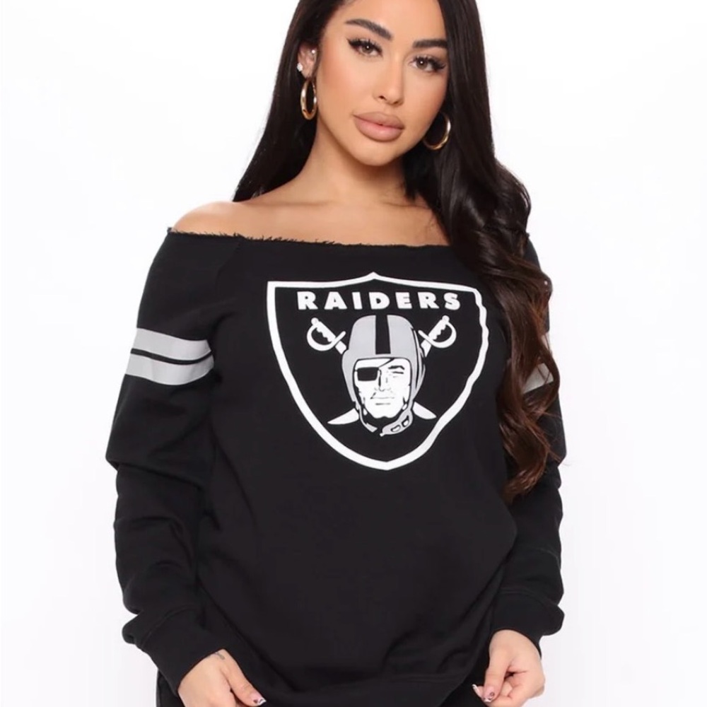 Fashion Nova Black Raiders Off-Shoulder Sweatshirt